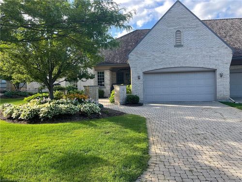 34-260 Deer Ridge Dr, Kitchener, ON, N2P2M3 | Card Image