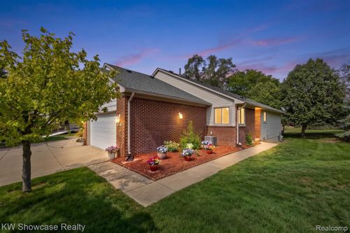 6-7964 Divot Drive, Waterford Charter Township, MI, 48327 | Card Image