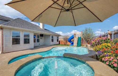 113 Rain Cloud Dr, Waxahachie, TX, 75165-8807 | Card Image