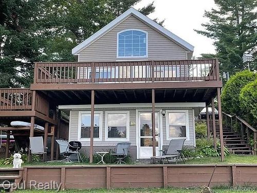221 Bluegill Lake Rd, Harrison, MI, 48625-8893 | Card Image