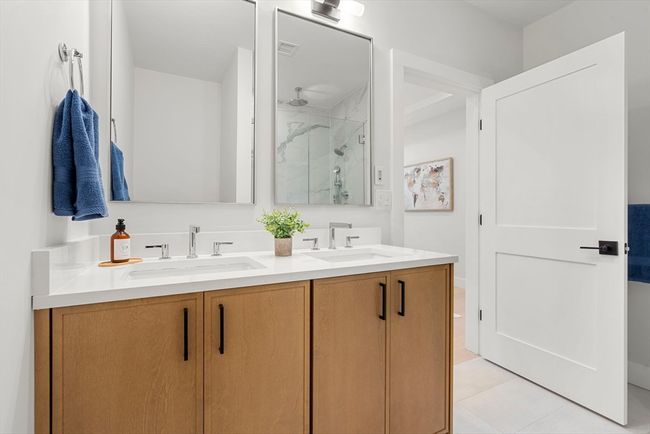 5 - 145 Warren St, Condo with 2 bedrooms, 3 bathrooms and null parking in Newton MA | Image 23