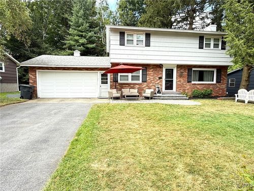 122 Sotherden Dr, Liverpool, NY, 13090-2245 | Card Image