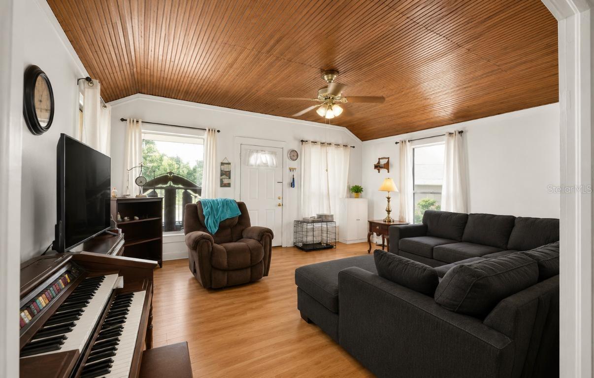 Residential in HAWTHORNE 4