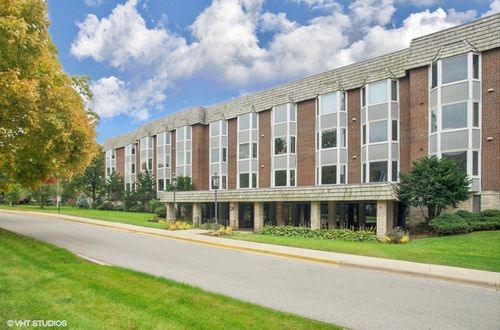 3f-201 Thames Pkwy, Park Ridge, IL, 60068-3653 | Card Image