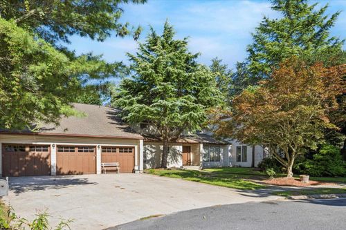 2 Woodstock Dr, Linwood, NJ, 08221-1638 | Card Image