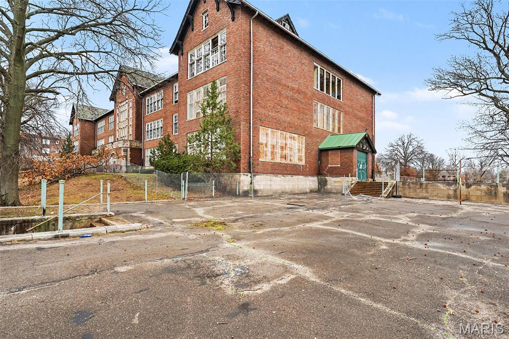 Commercial Sale in St Louis 2