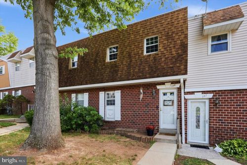 736 Village Ln, POTTSTOWN, PA, 19464-7217 | Card Image