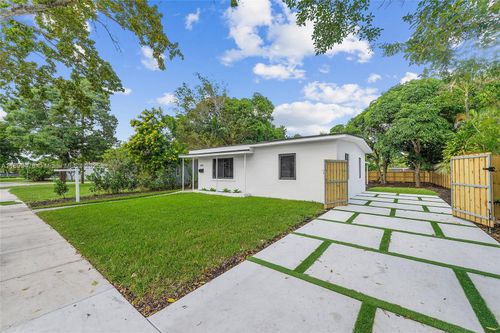485 Nw 132nd St, North Miami, FL, 33168-3826 | Card Image