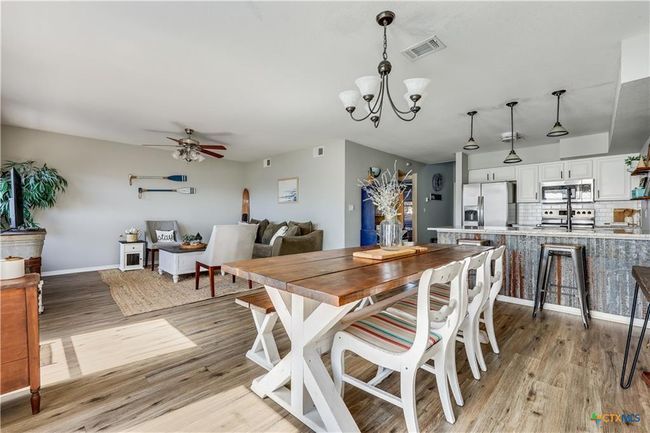 171 Comanche Pt, Townhouse with 3 bedrooms, 3 bathrooms and 2 parking in Point Venture TX | Image 13
