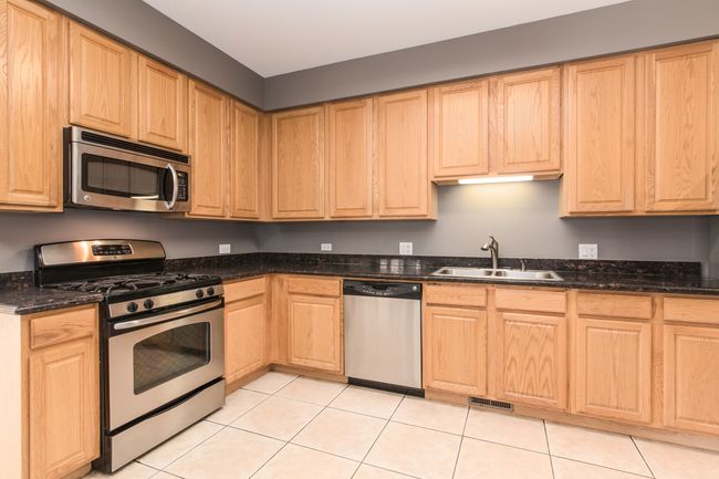 840 N Northwest Hwy, Townhouse with 3 bedrooms, 4 bathrooms and 2 parking in Park Ridge IL | Image 12