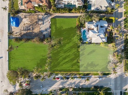 470 Gulf Shore Blvd, NAPLES, FL, 34102-8631 | Card Image