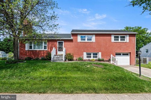 516 Evergreen Ave, FOLSOM, PA, 19033-2106 | Card Image