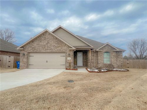 1825 Woodhause Cir, Pea Ridge, AR, 72751-3038 | Card Image