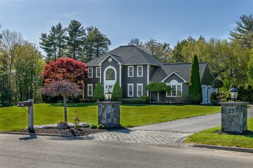 27 Vista Cir, Rutland, MA, 01543-1450 | Card Image