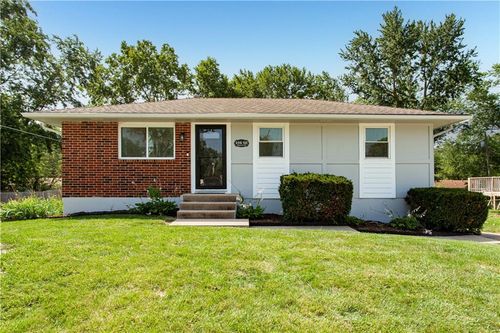 104 Kingscross Rd, Blue Springs, MO, 64014-3733 | Card Image