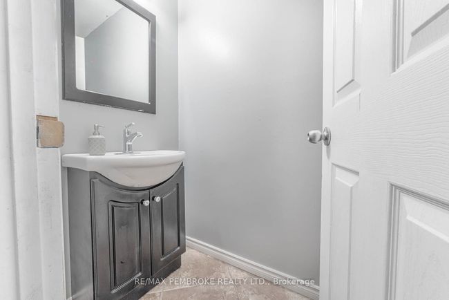 115 Mckee Rd, House other with 4 bedrooms, 4 bathrooms and 4 parking in Deep River ON | Image 8