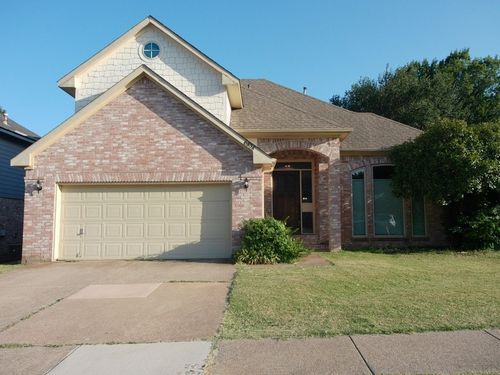 6808 Greenleaf Dr, North Richland Hills, TX, 76182-7046 | Card Image
