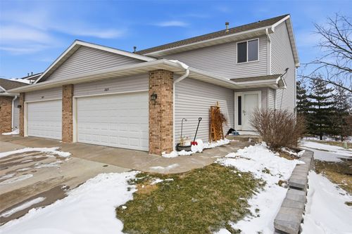 2615 Pheasant Ridge Ct, Marion, IA, 52302-5676 | Card Image