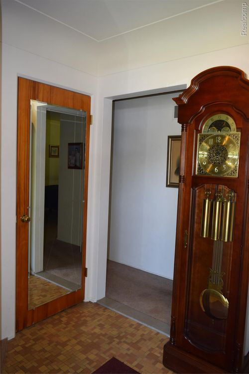 532 James Connis Dr, Flushing, MI, 48433-1560 | Card Image