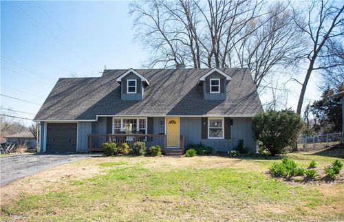 13501 Applewood Dr, Grandview, MO, 64030-3723 | Card Image