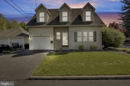 528 W Simpson St, MECHANICSBURG, PA, 17055-3764 | Card Image