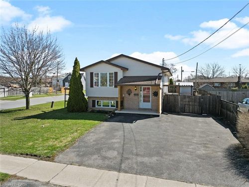 379 Southworth St S, Welland, ON, L3B2A1 | Card Image