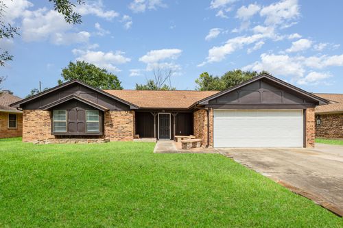 736 Springhill Dr, Hurst, TX, 76054-2322 | Card Image