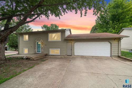 1000 S Gordon Dr, Sioux Falls, SD, 57110-3154 | Card Image