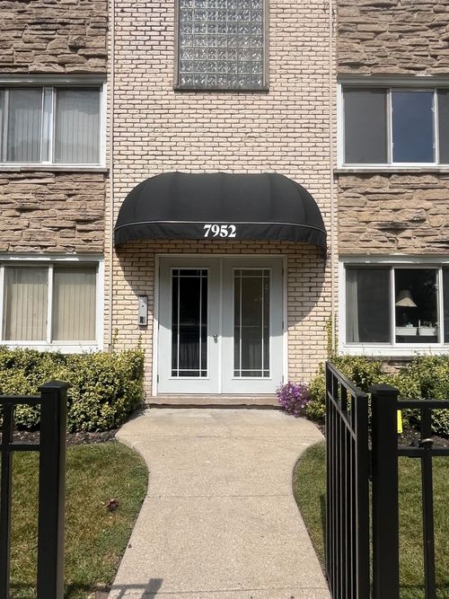 apt-3w-7952 Madison St, River Forest, IL, 60305-2049 | Card Image