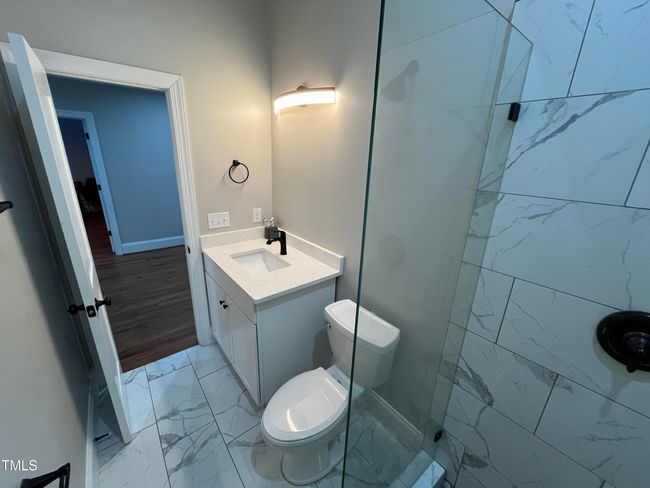 Bath A1 - 223 E Nash | Image 25