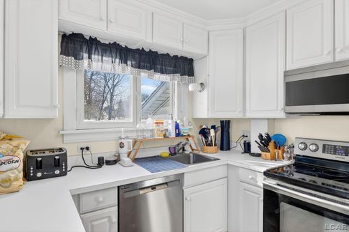 407 Franklin St, Blissfield, MI, 49228-1012 | Card Image