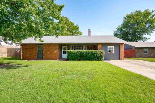 217 E Maple Ave, PERRY, OK, 73077-2604 | Card Image