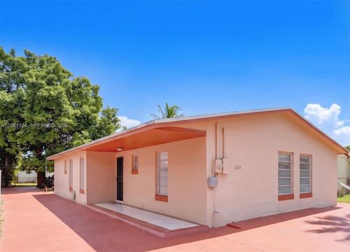 3210 Nw 19th St, Miami, FL, 33125-1016 | Card Image