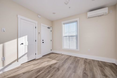 apt-3-553 Islington St, Portsmouth, NH, 03801-7201 | Card Image
