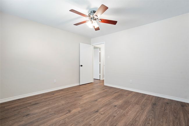 6910 Flintcove Dr, House other with 4 bedrooms, 3 bathrooms and null parking in Dallas TX | Image 28