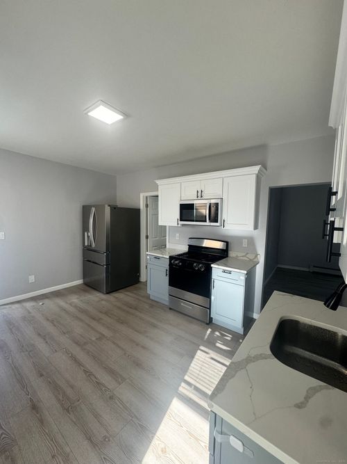 1-290 Orange St, Waterbury, CT, 06704-3630 | Card Image