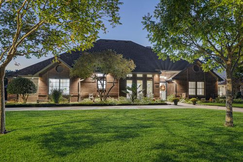 36 Timbergreen Cir, Denton, TX, 76205-8577 | Card Image