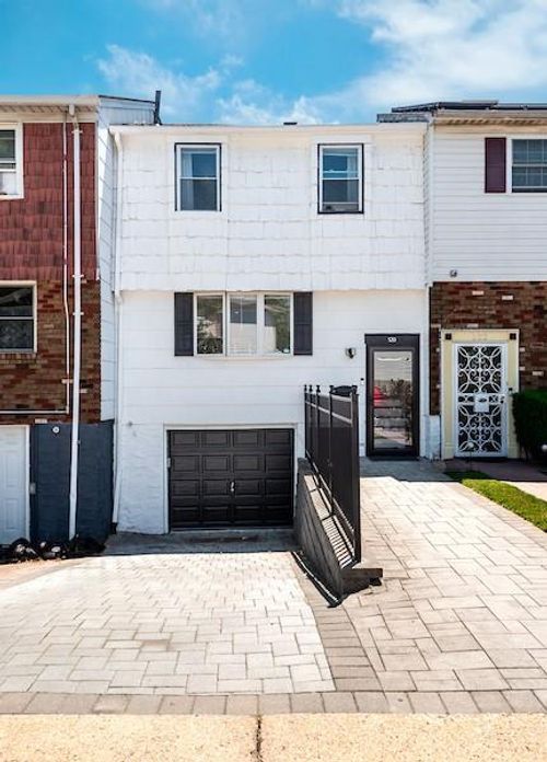 120 Birch Road, Staten Island, NY, 10303 | Card Image