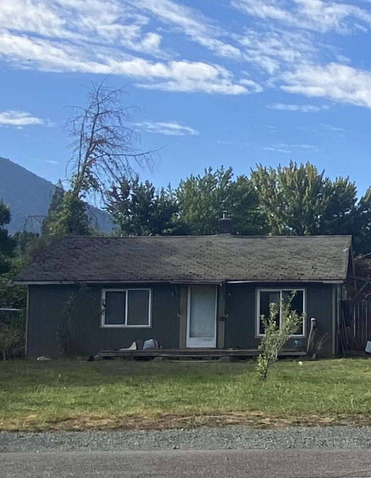 Fruitdale Dr, Grants Pass, OR 97527