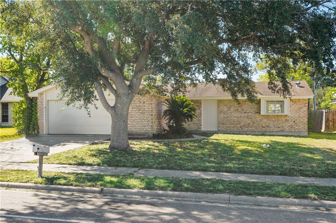 Woodland Creek Dr, Corpus Christi, TX 78410