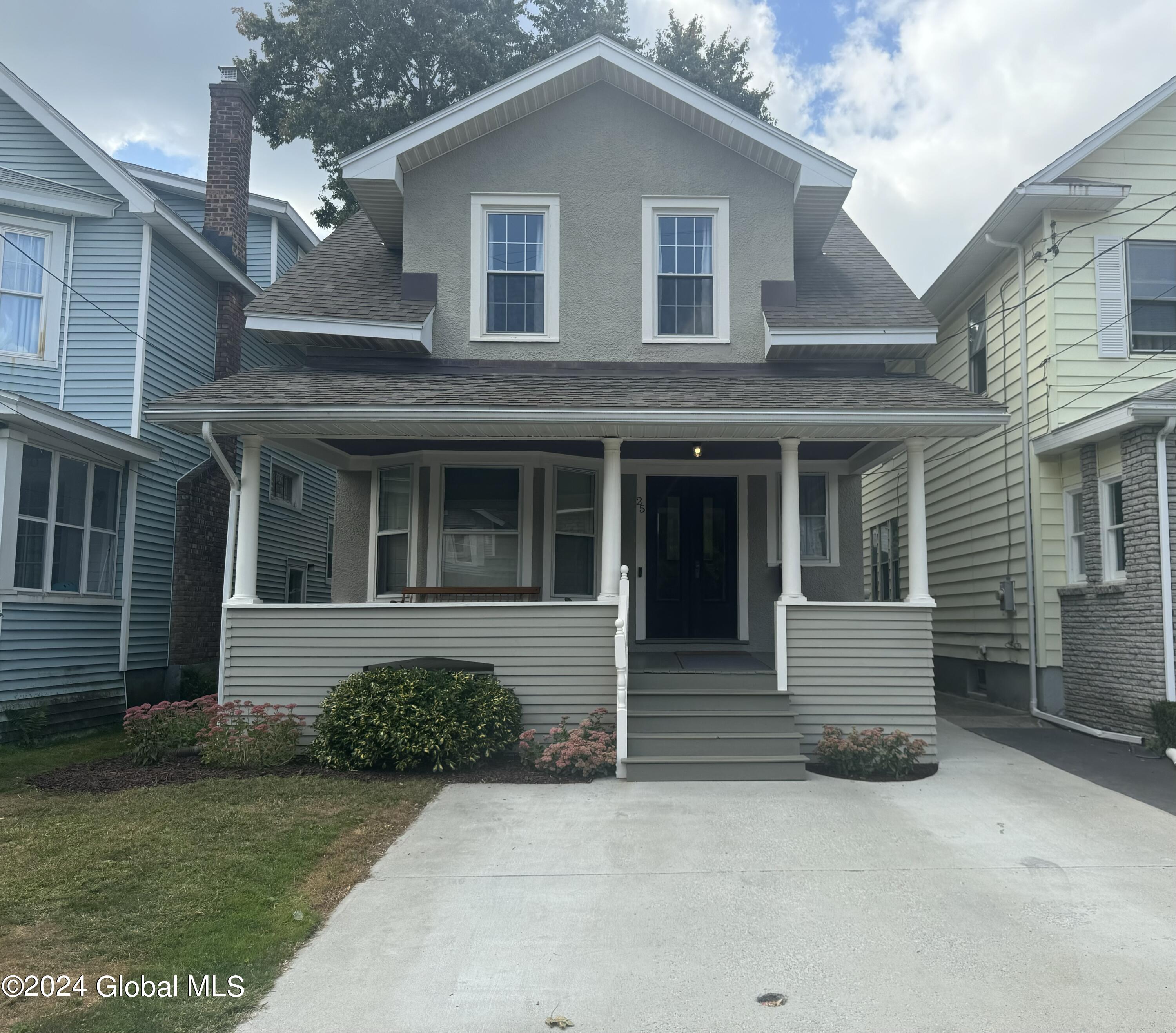 Lawnridge Ave, Albany, NY 12208