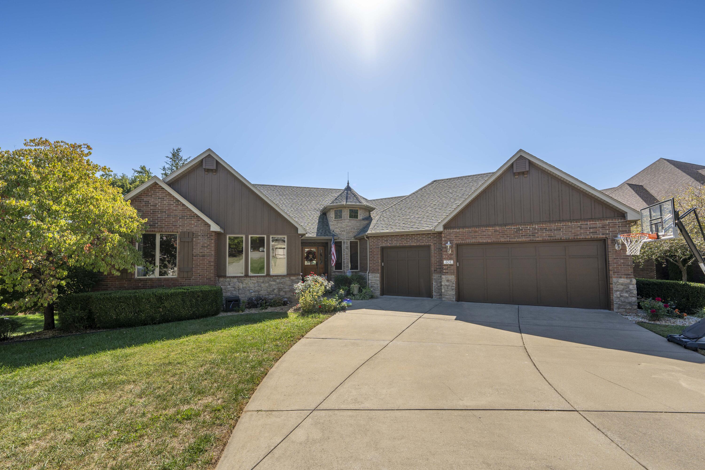 Brightwater Trl, Springfield, MO 65810