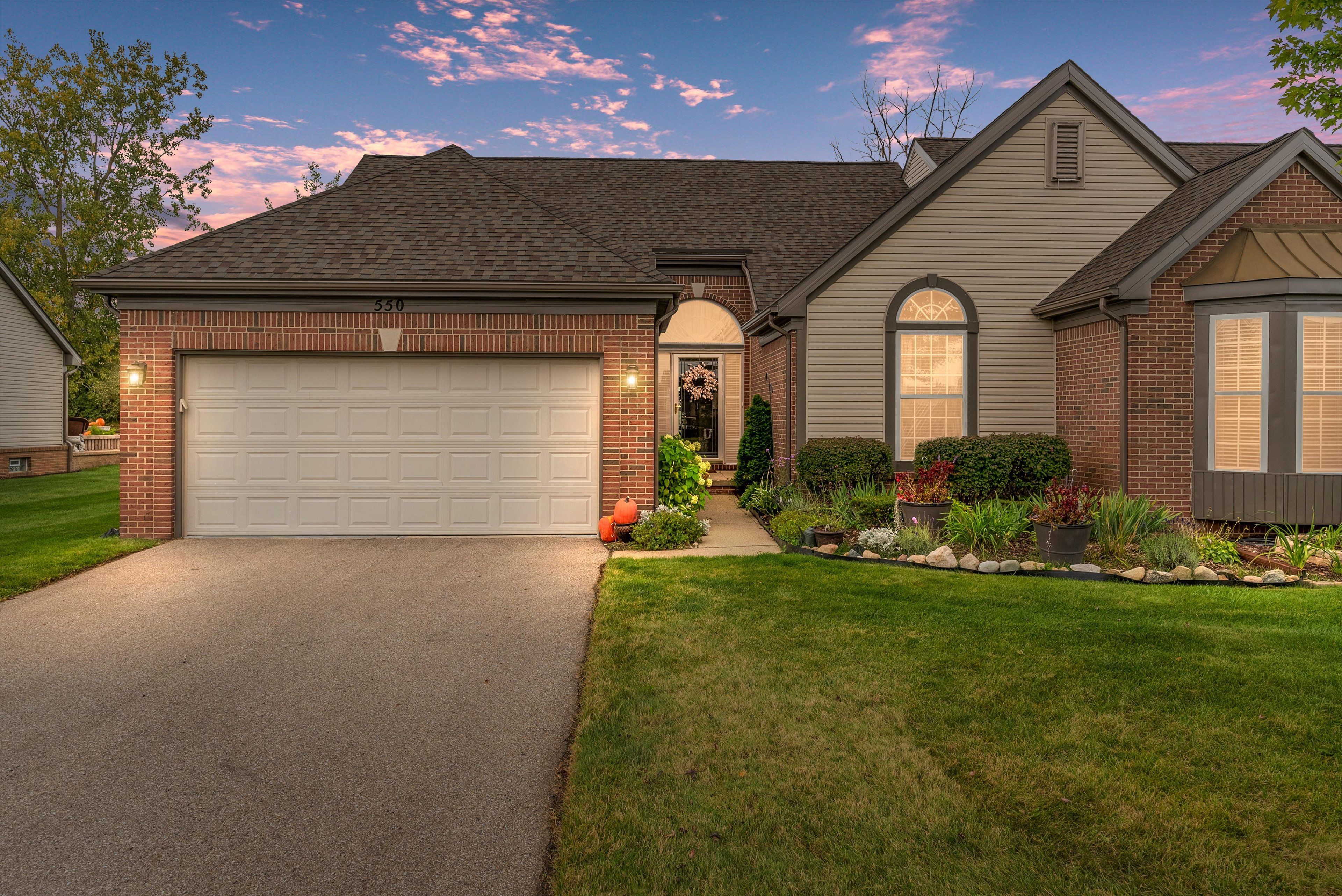 Golf Villa Dr, Oxford, MI 48371