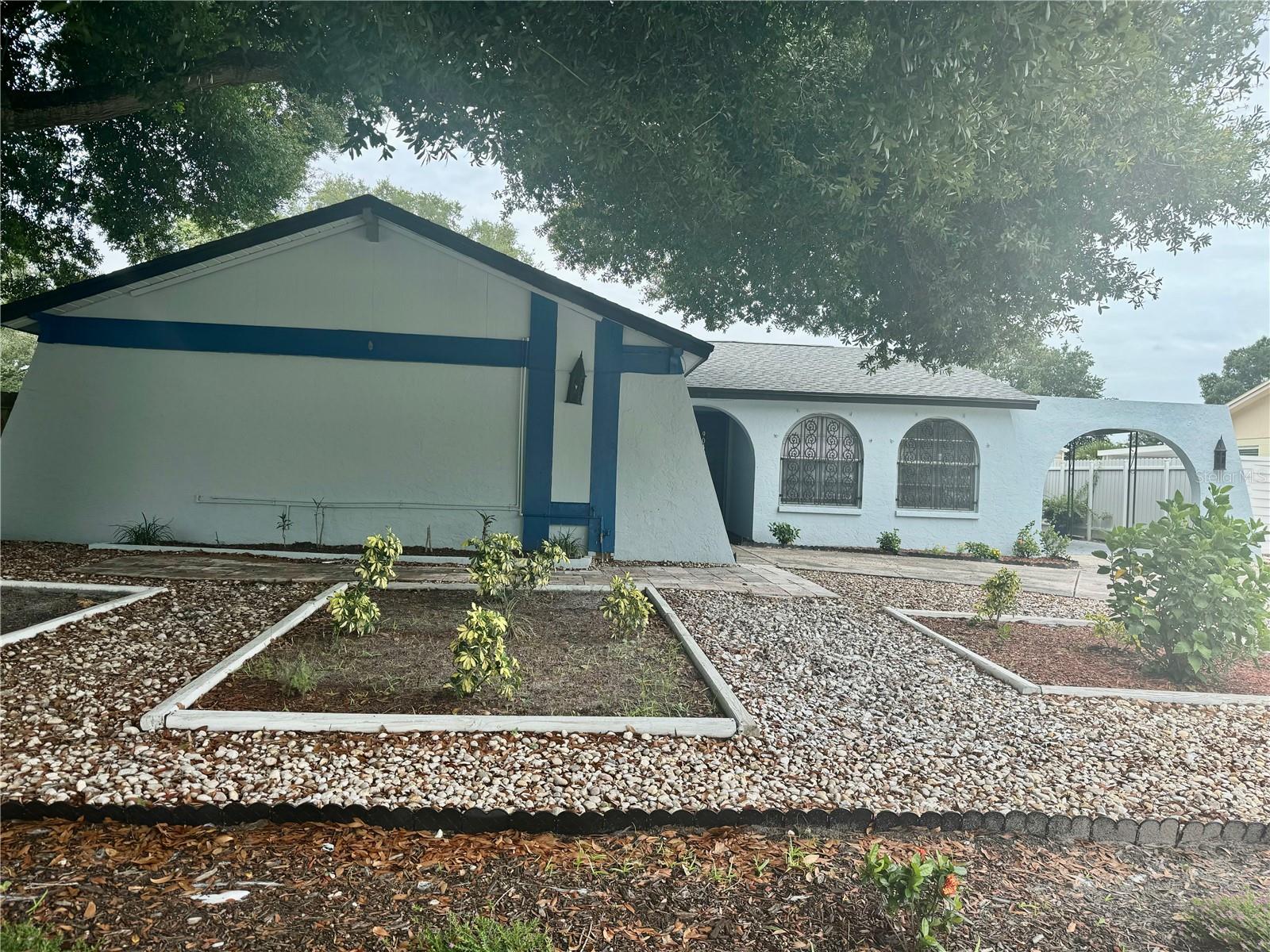 Hickory Cir, Tampa, FL 33615