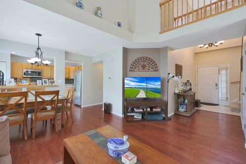 1535 E Chivalry Ct, Palatine, IL, 60074-6827 | Card Image