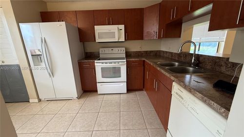 l1-8011 Southgate Blvd, North Lauderdale, FL, 33068-1142 | Card Image