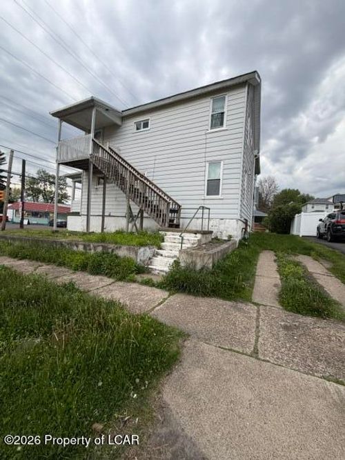 2-111 W Grove St, Scranton, PA, 18509-2522 | Card Image
