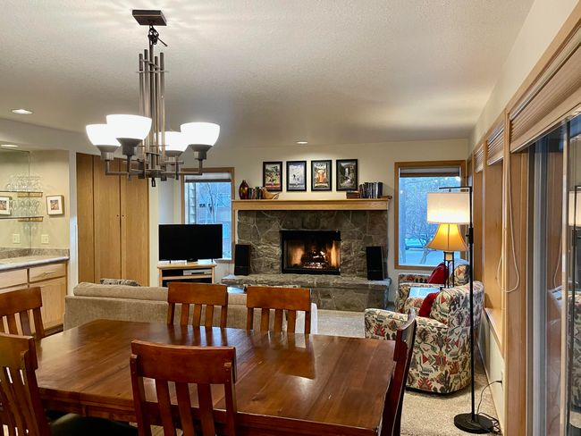 6-Livingroom-wetbar-closets-R19 | Image 6