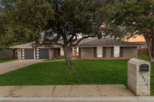 5923 Northgap, Windcrest, TX, 78239 | Card Image