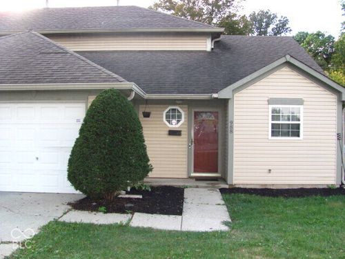 988 Boehning St, Indianapolis, IN, 46219-5529 | Card Image